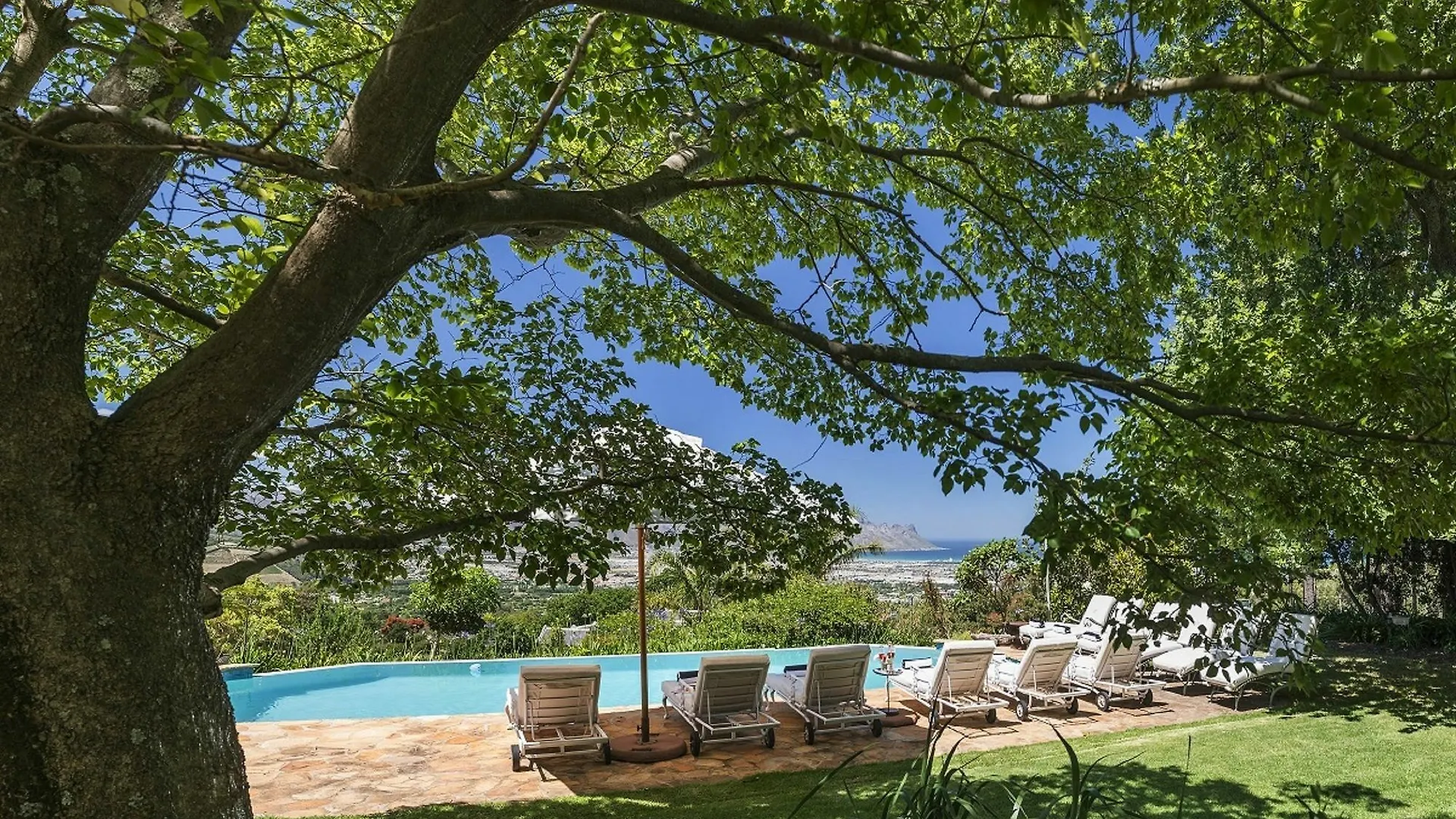 Spanish Farm Guest Lodge And Villas Affittacamere